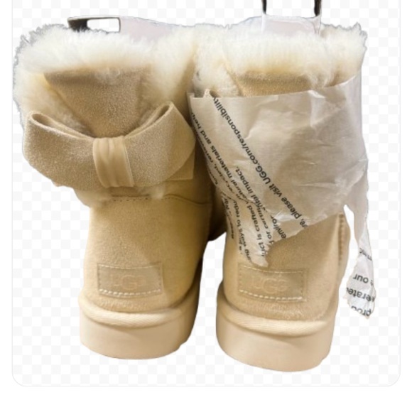 UGG MINI BAILEY SUEDE BOW WOMAN’S SIZE 7 NIB IVORY - Picture 3 of 5